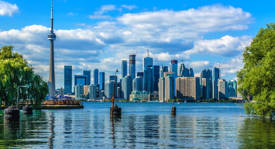 Expand_Toronto_shutterstock_342735443_1920